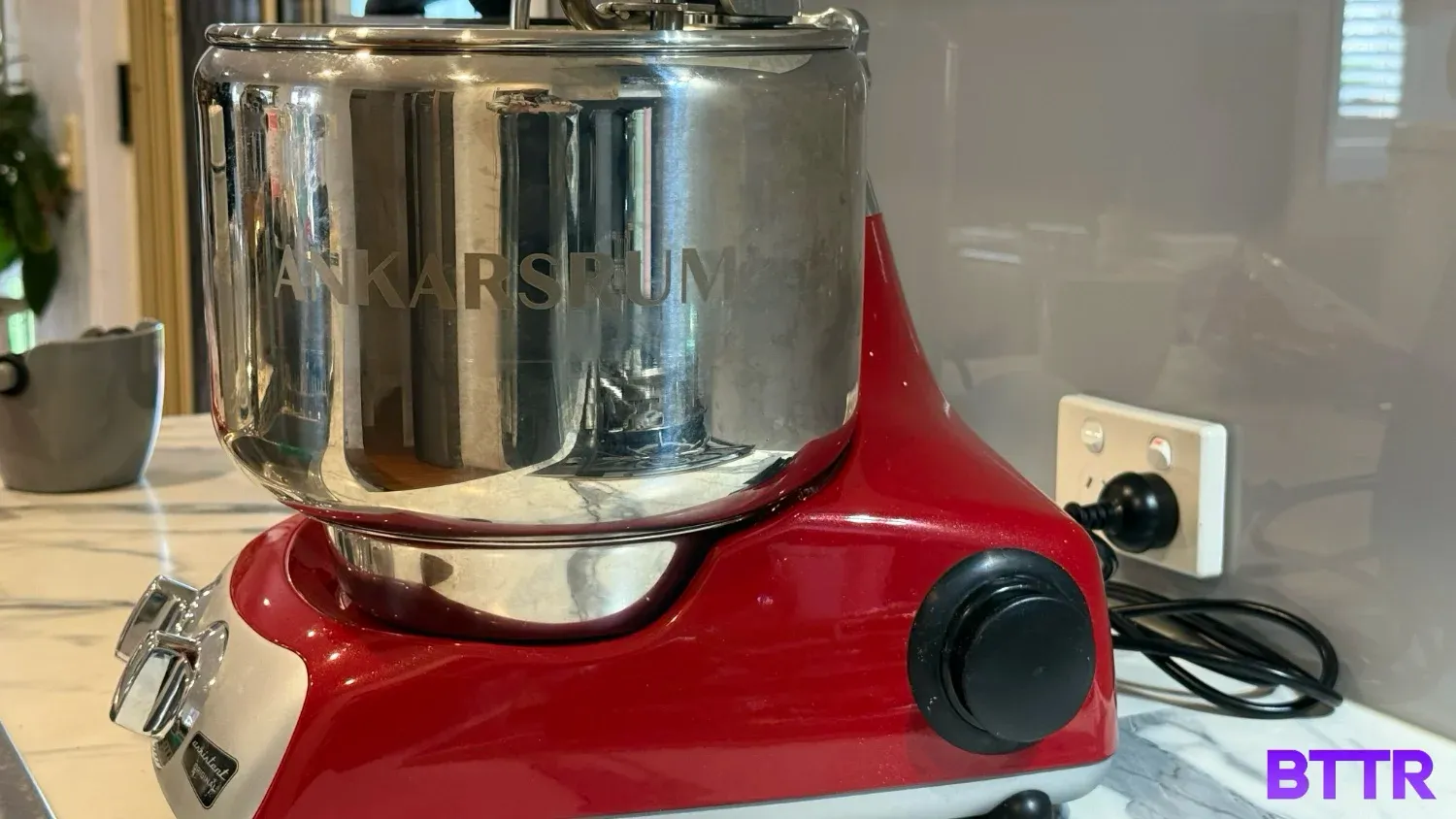The side of the Ankarsrum Assistent Original