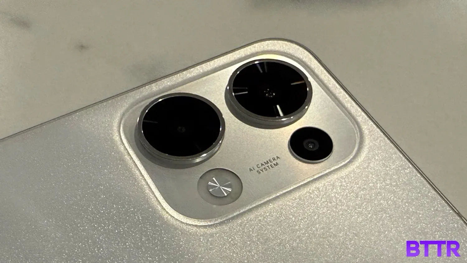 Close up of the Reno 13 5G camera array