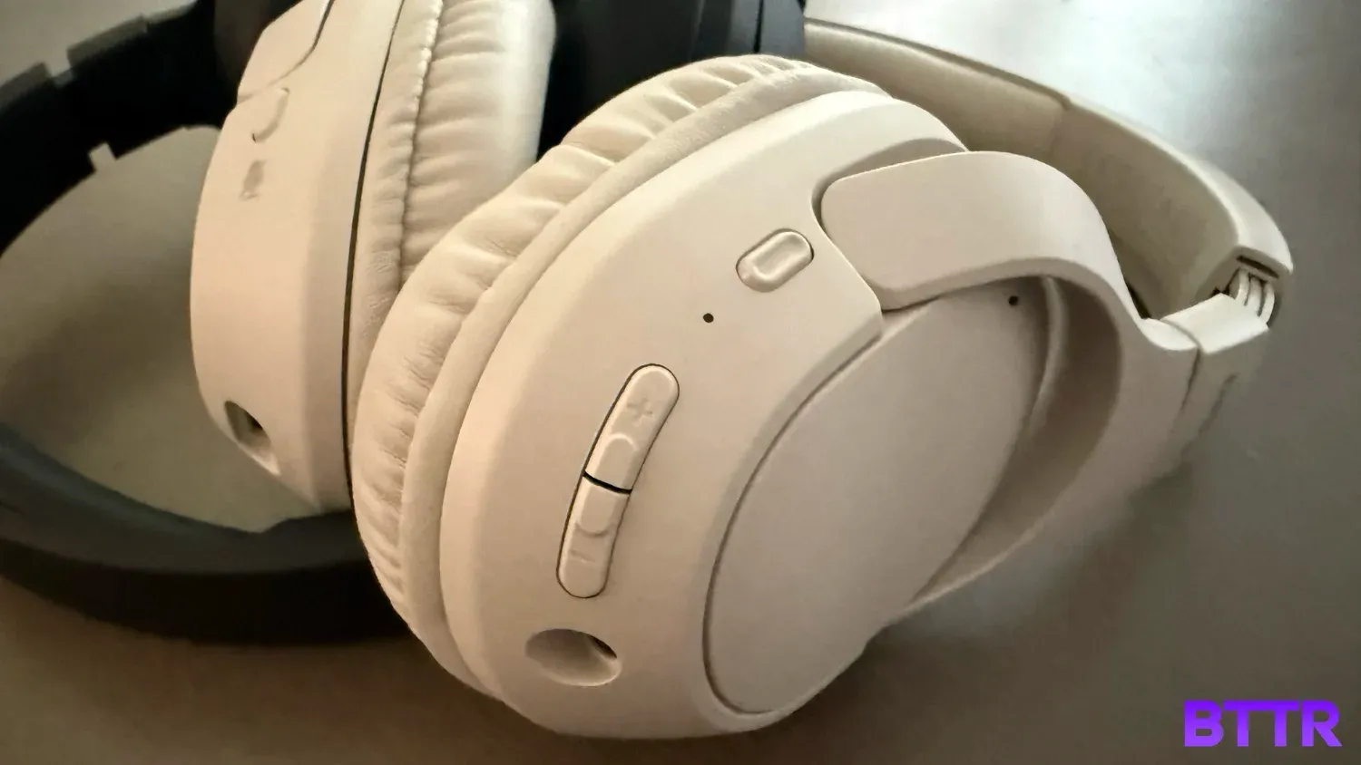 Close up of the SoundForm Surround