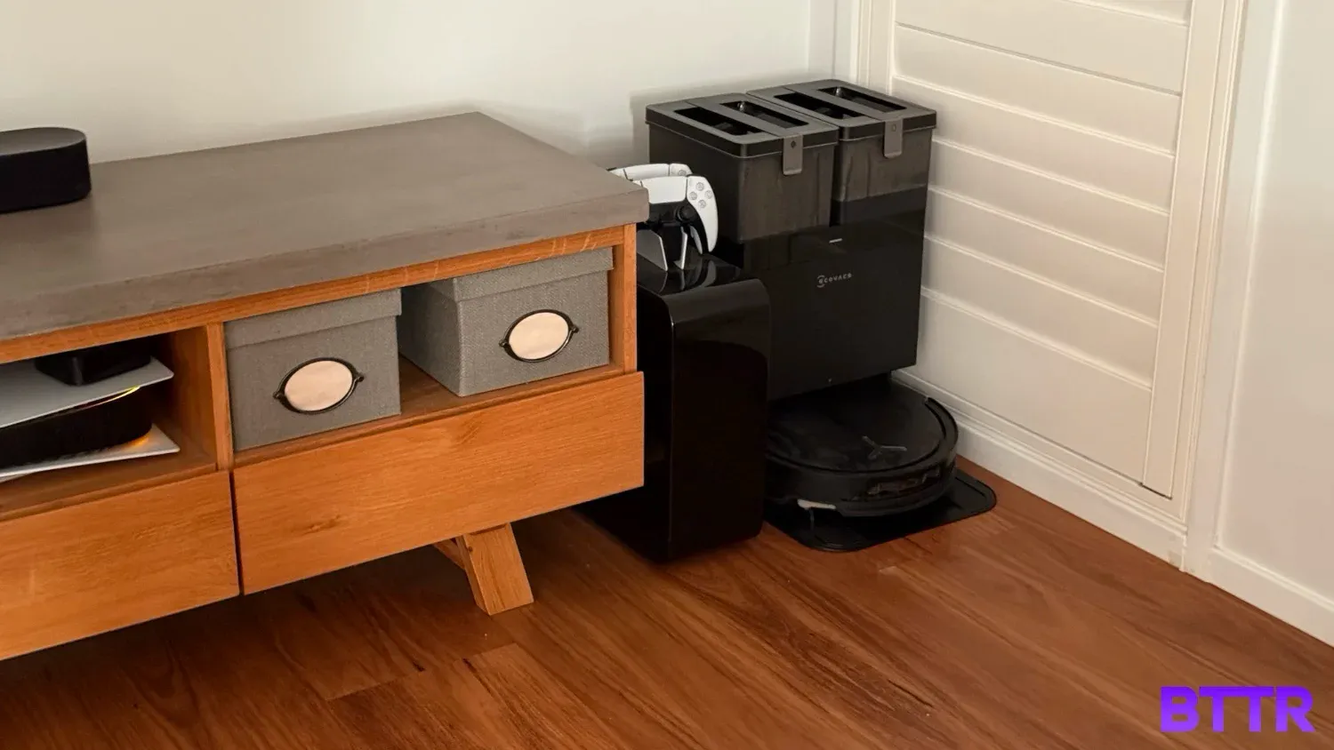 The T50 Pro Omni docked, ready to go