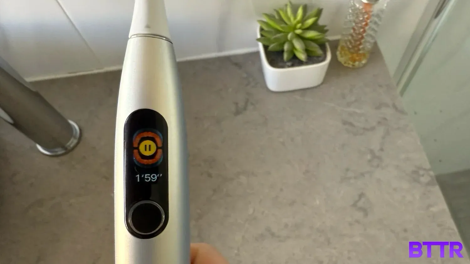 The screen of The Oclean X Pro Digital