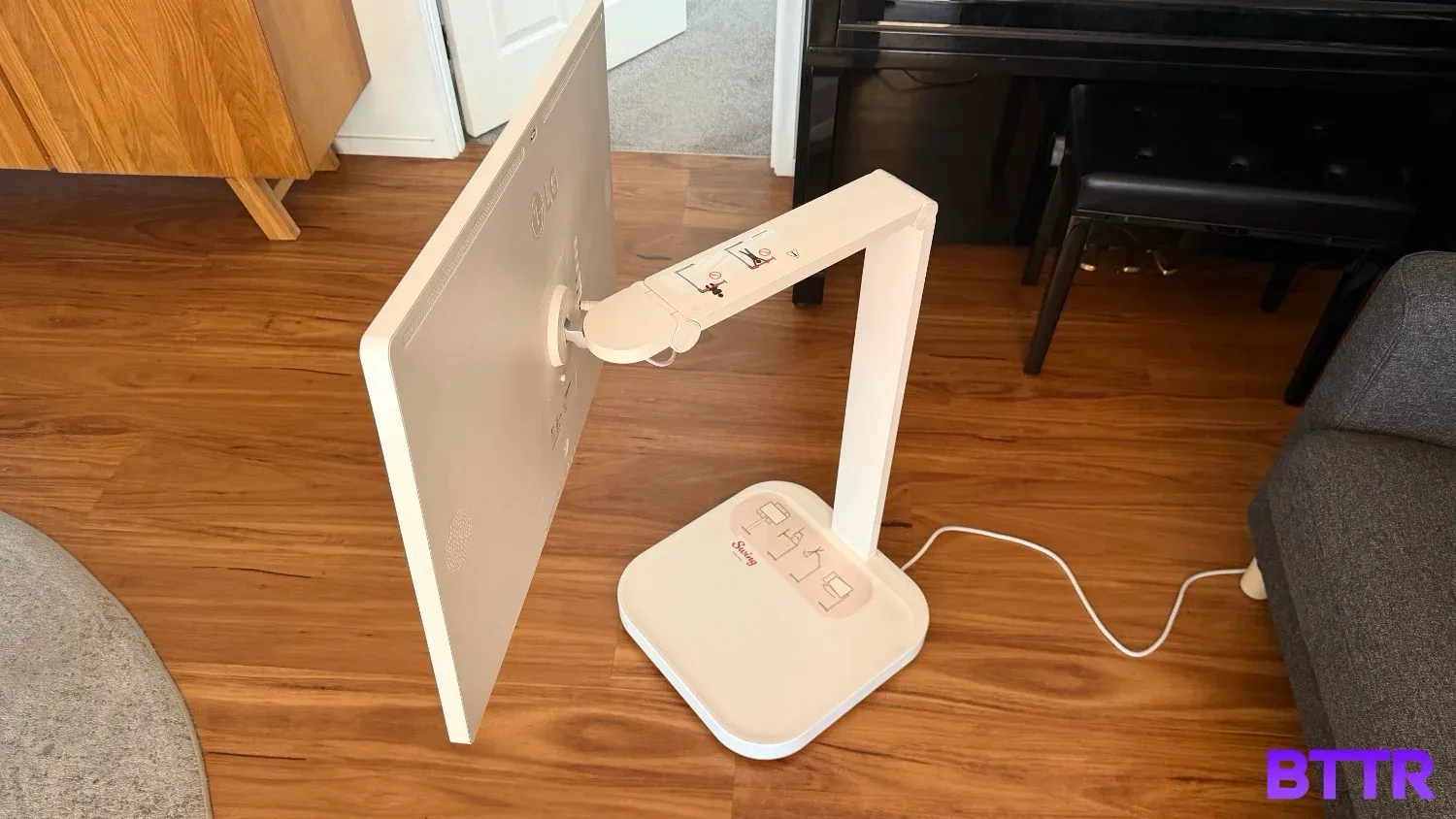 The smart monitor Swing is easy to move around thanks to the wheels in the base