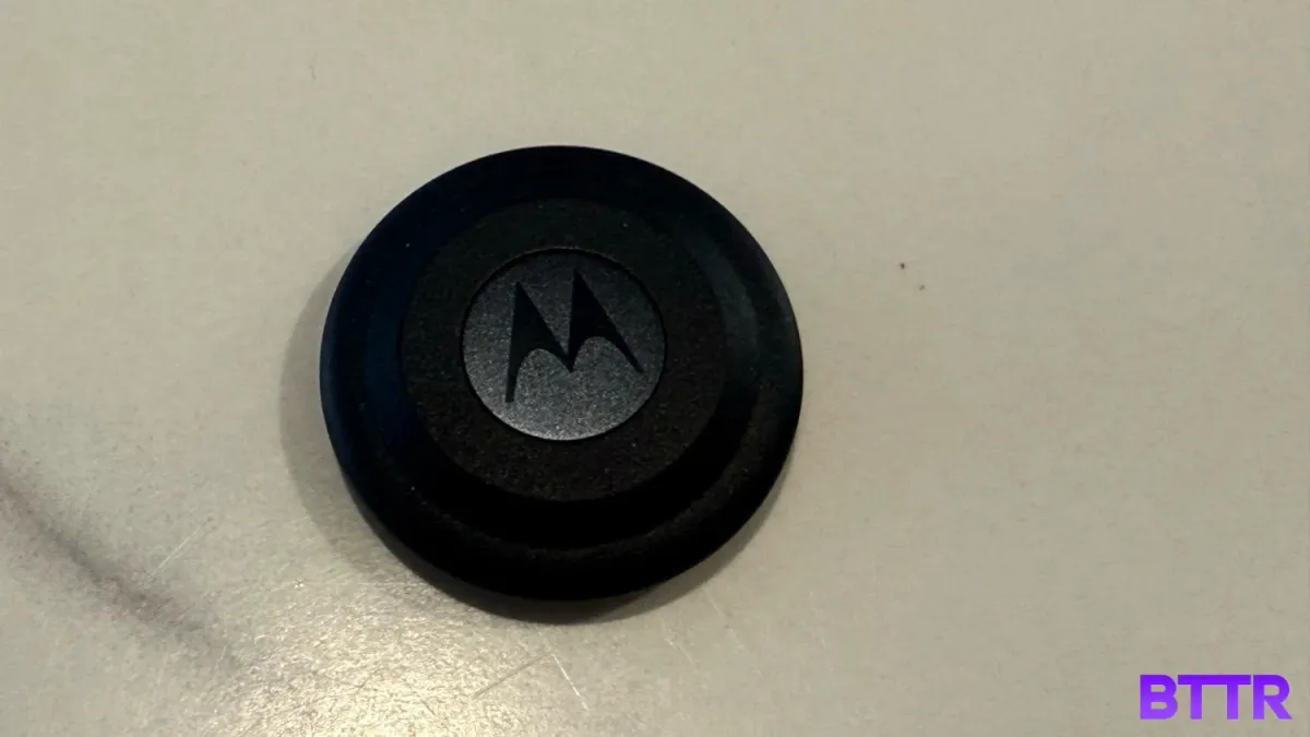 Close up of the Moto Tag tracker