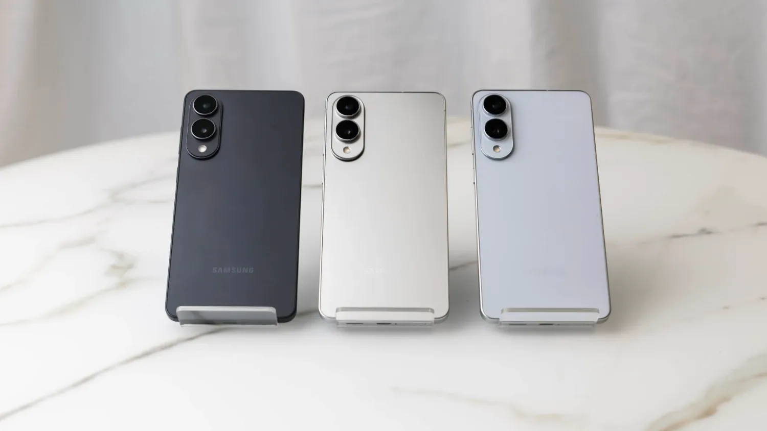 All three colour options of the s25 edge side by side