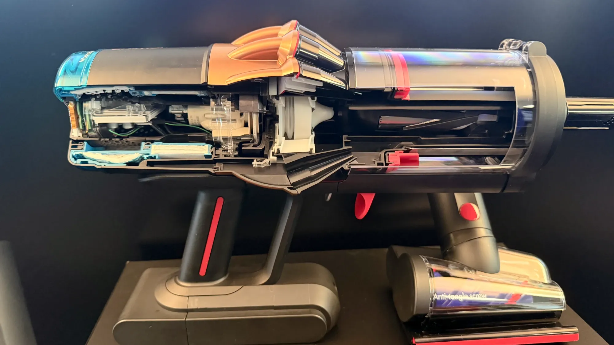 A view of the inside of the V16 Piston Animal from Dyson